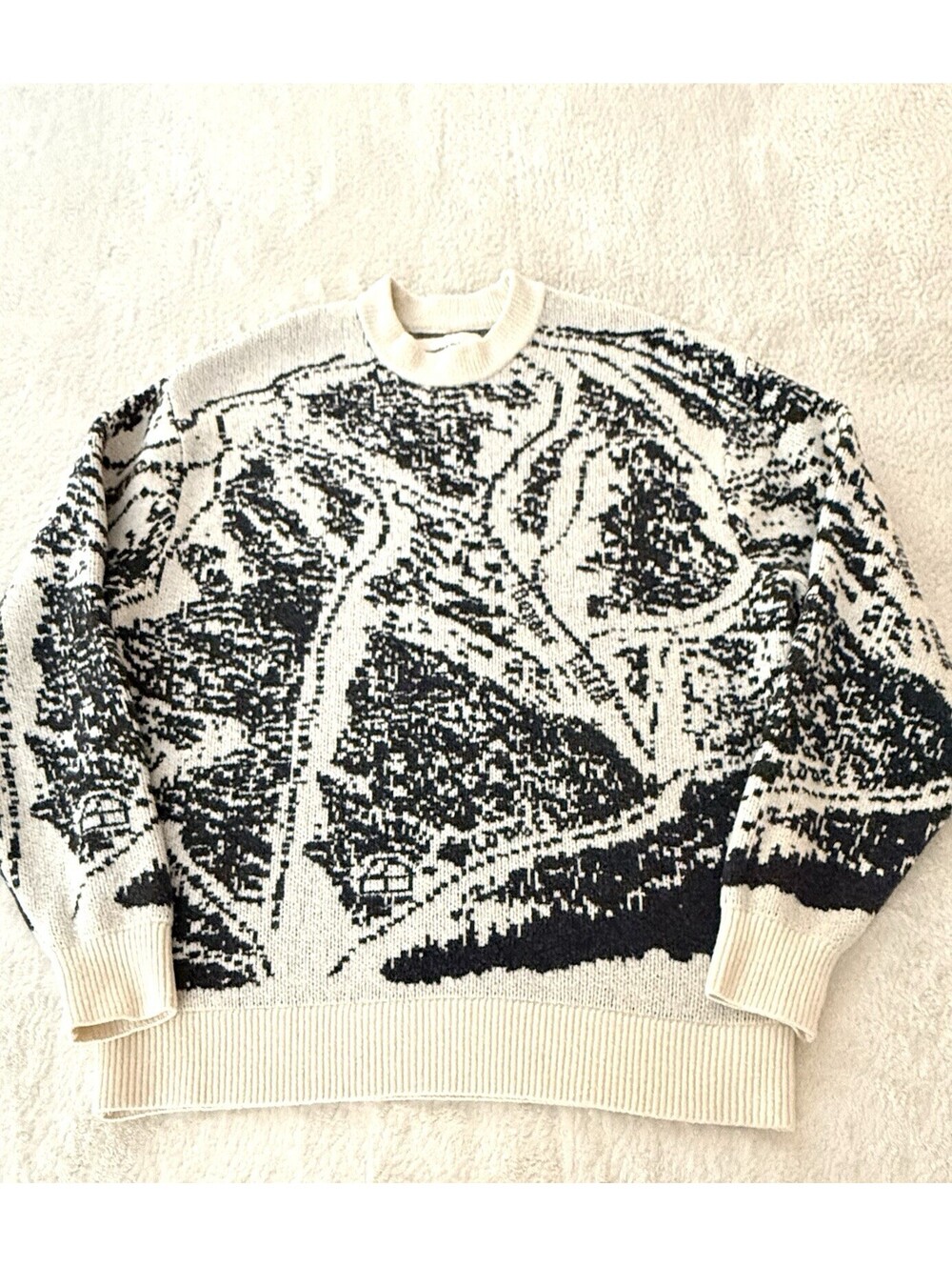 Abercrombie & Fitch Men’s Soft A&F Graphic Knit Sweater Black Cream Size L